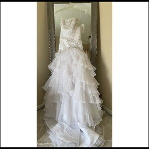 Wedding Dress , Never Worn , Corset back
